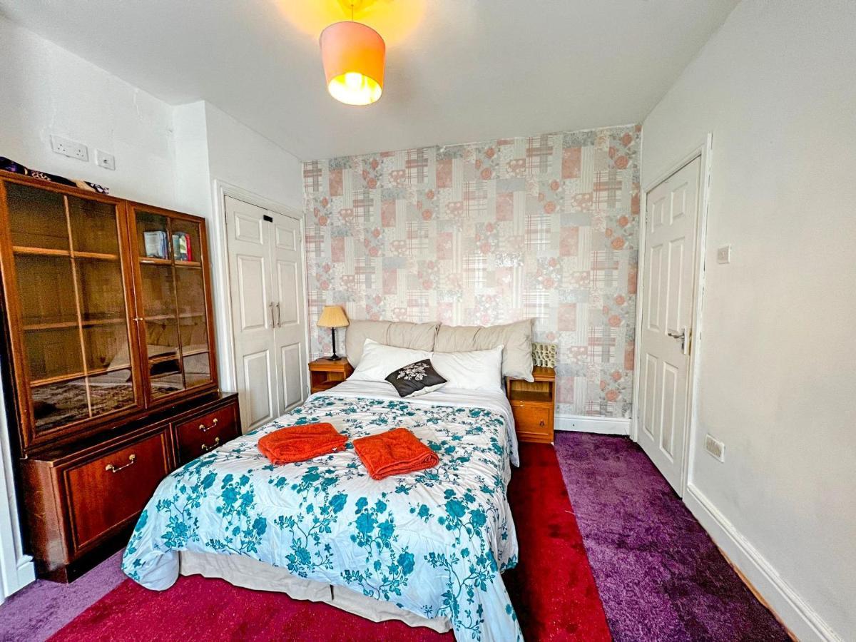Bed and Breakfast Wolves Living à Bushbury Extérieur photo
